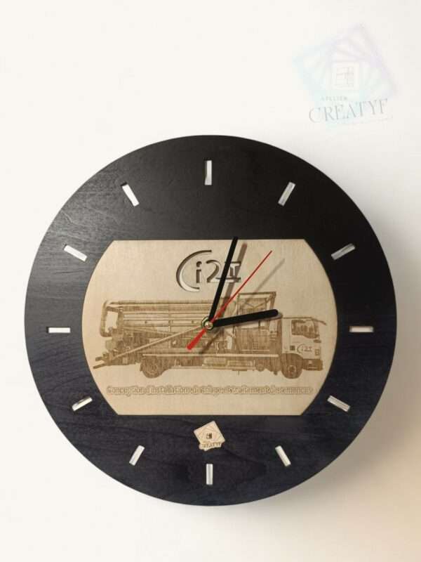 Horloge murale personnalisée en bois – Image 2