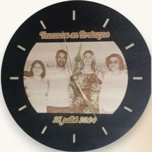 Horloge murale personnalisée en bois