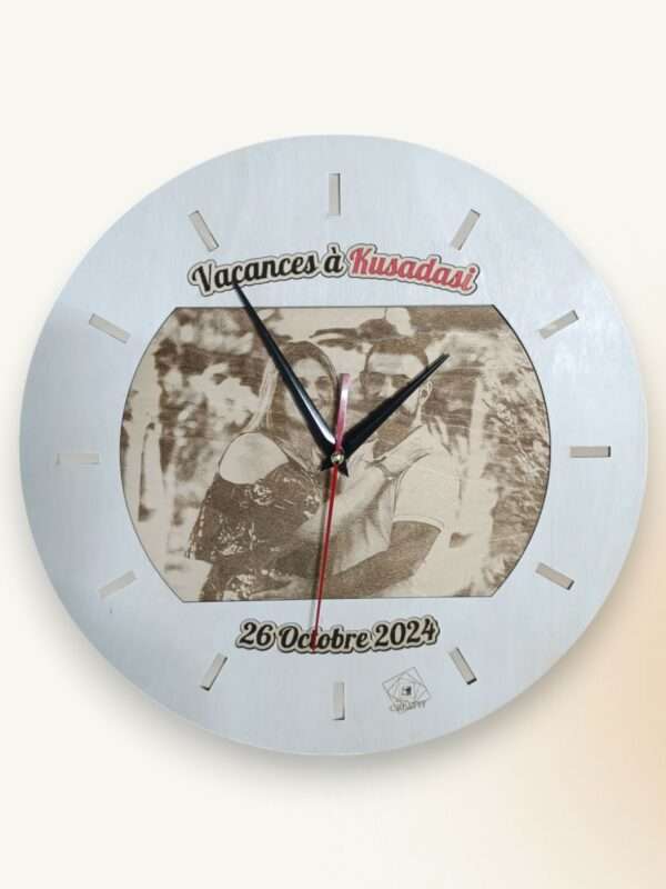 Horloge murale personnalisée en bois – Image 7