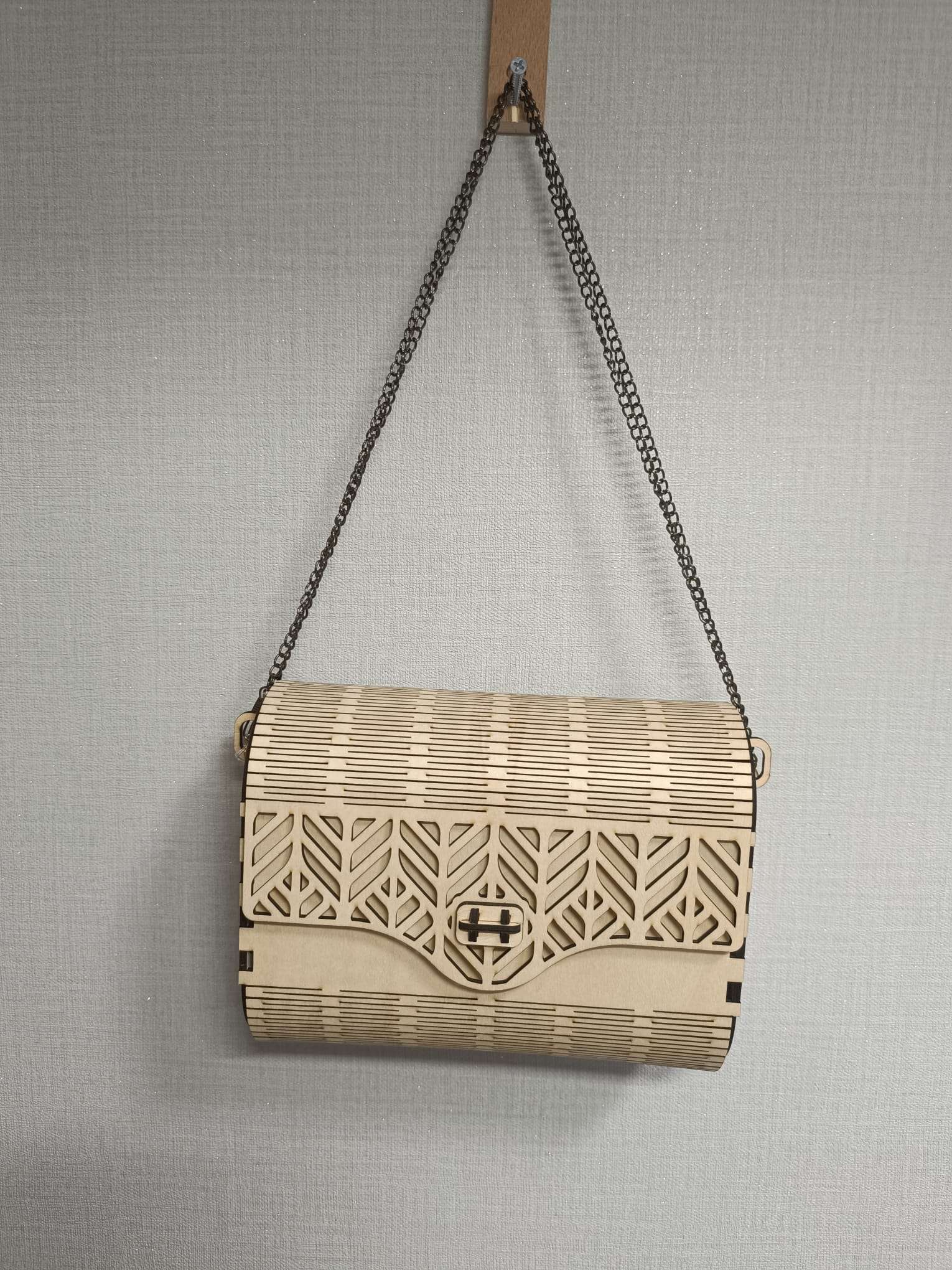 Sac à main ou pochette en bois gravé – Image 6