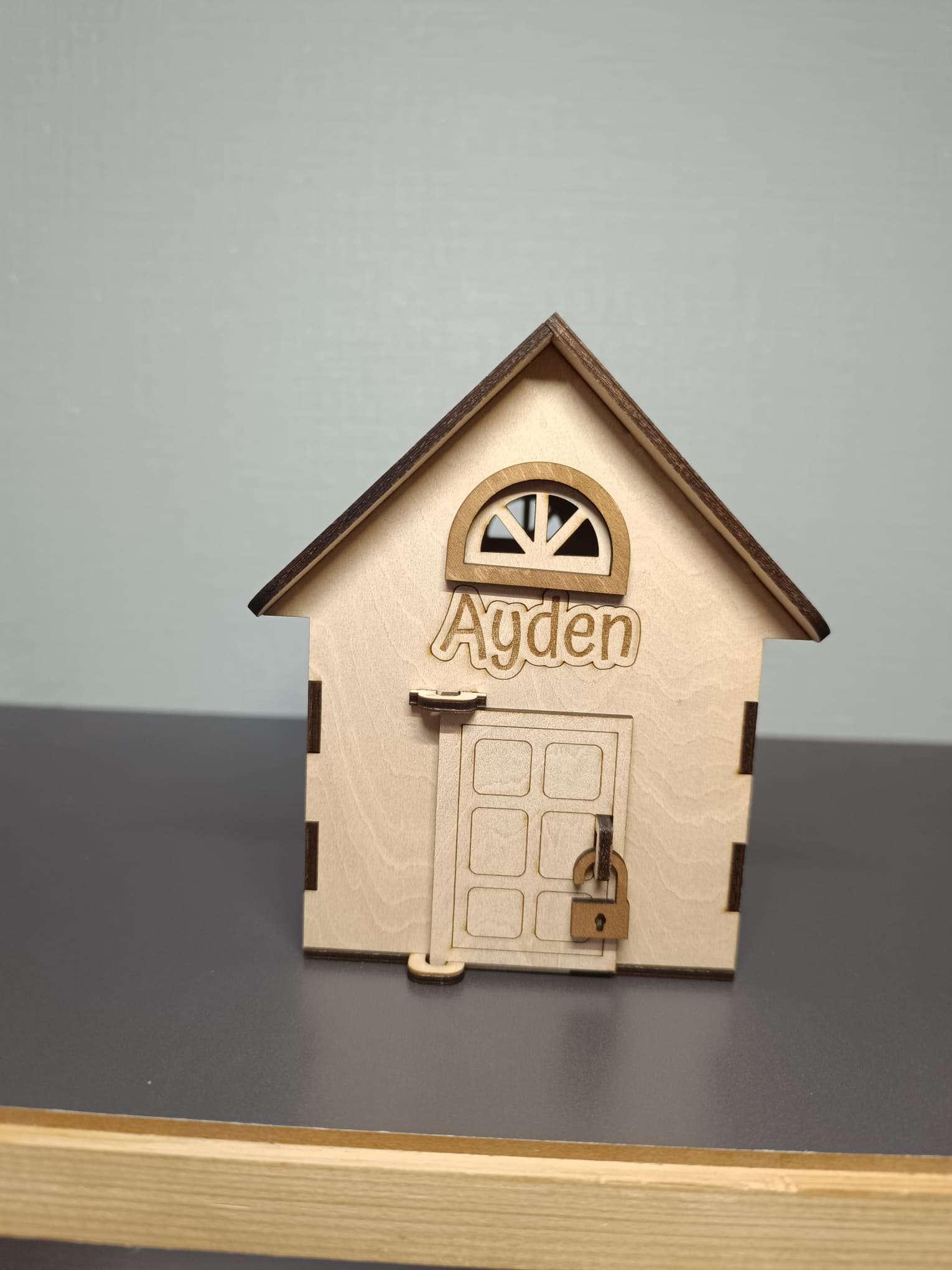 Tirelire en bois personnalisée – Image 4